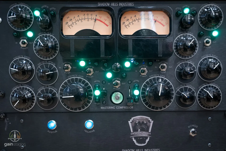 Shadow Hills Mastering Compressor: a bench-side teardown of its gain-control and transformer architecture